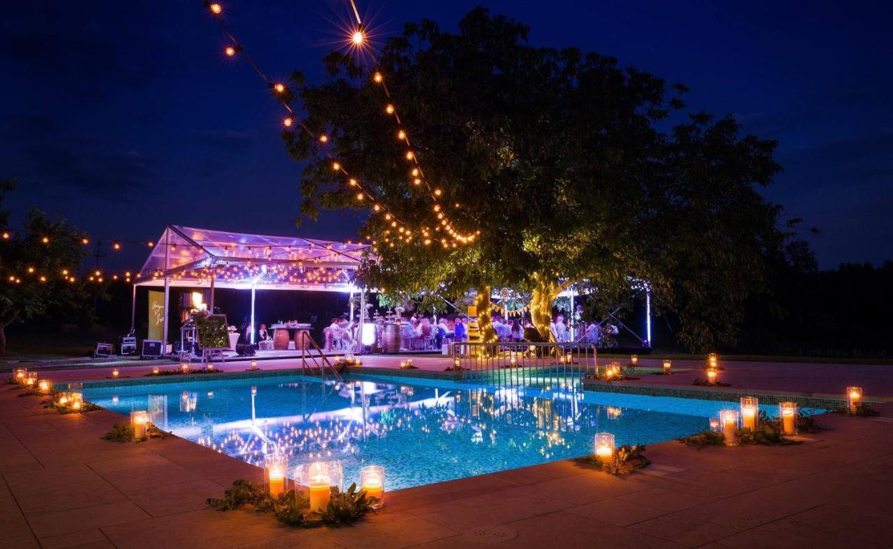 Villa Poropati, Groznjan, Istria - Luxury Countryside Estate For Up To 19 Persons - Large Pool Of 80M2 With Kids Section Exterior photo