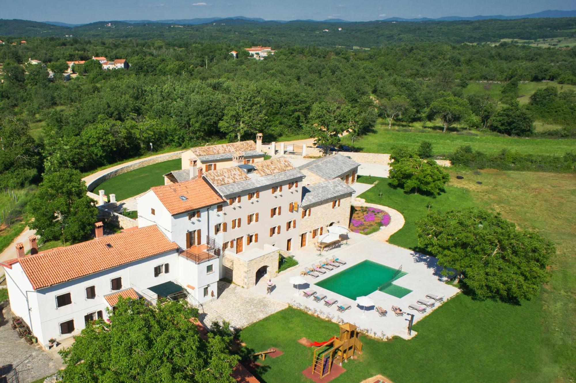 Villa Poropati, Groznjan, Istria - Luxury Countryside Estate For Up To 19 Persons - Large Pool Of 80M2 With Kids Section Exterior photo