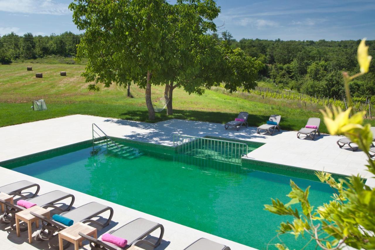 Villa Poropati, Groznjan, Istria - Luxury Countryside Estate For Up To 19 Persons - Large Pool Of 80M2 With Kids Section Exterior photo