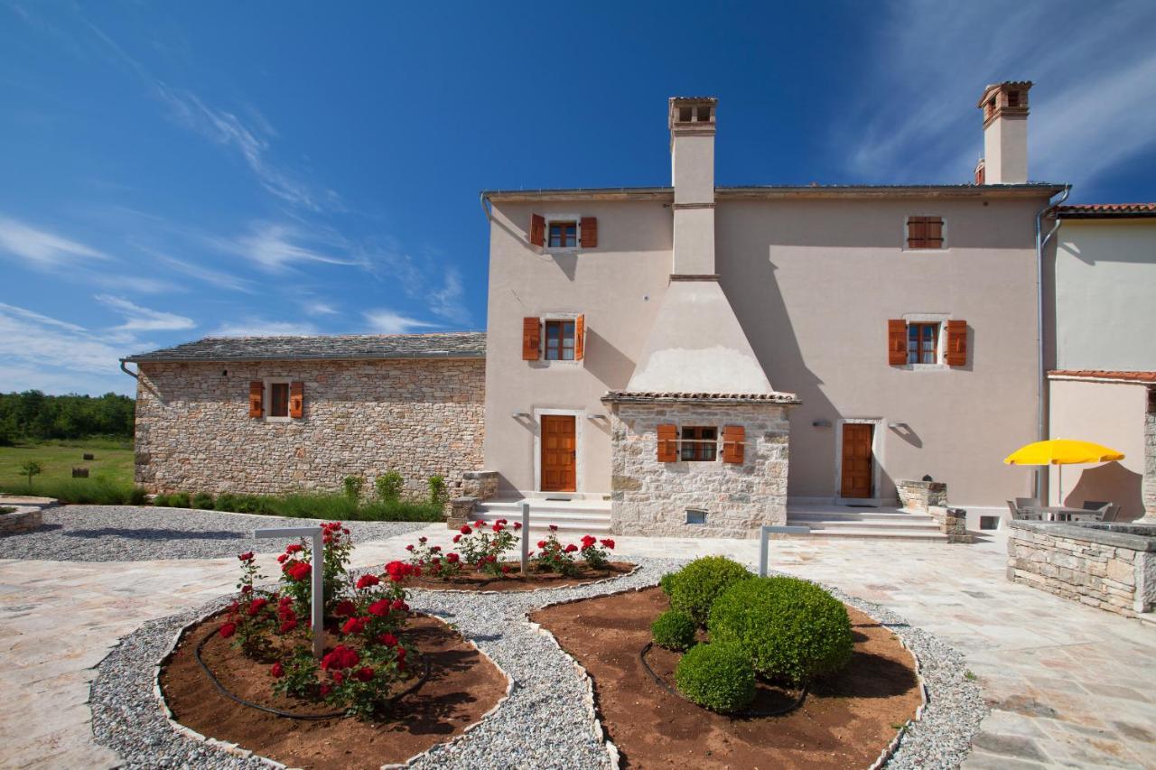 Villa Poropati, Groznjan, Istria - Luxury Countryside Estate For Up To 19 Persons - Large Pool Of 80M2 With Kids Section Exterior photo